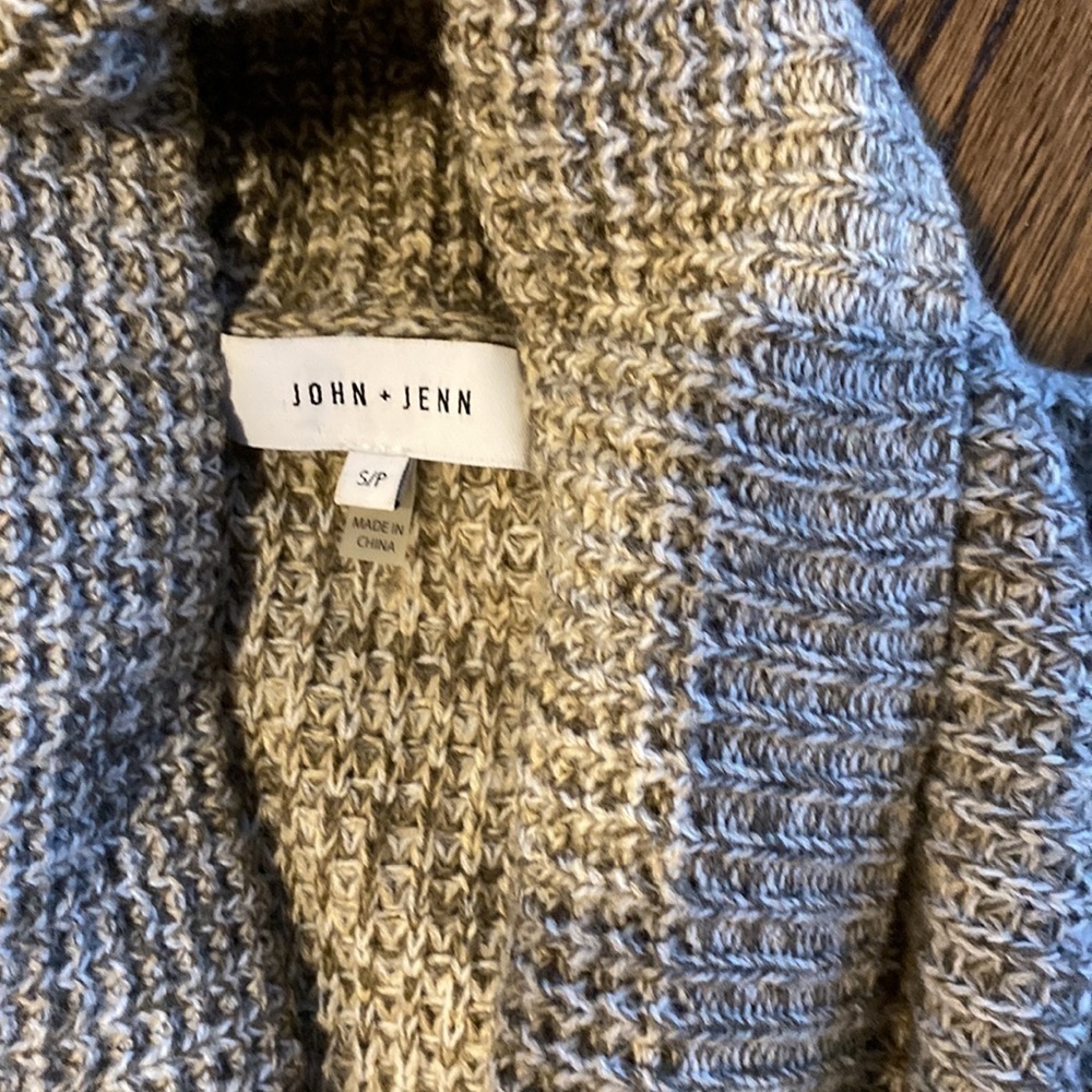 John and Jenn wrap sweater - Picture 2 of 5